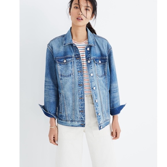 Madewell The Oversized Jean Jacket in Capstone Wash Blue - Picture 3 of 16